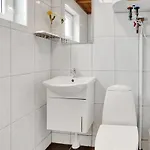 1 Bedroom Cozy In