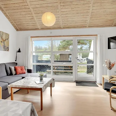 1 Bedroom Cozy In Nordenbro Vesteregn